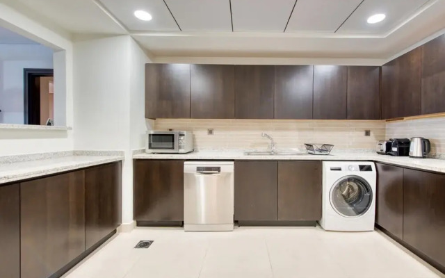 Luxury Palm Property w Beach Sea View