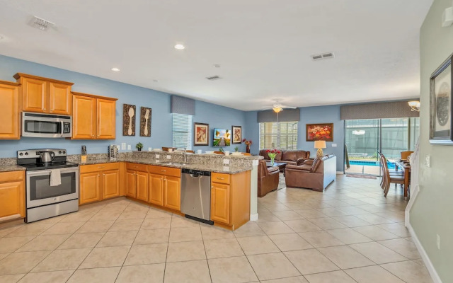 Giant Villa W/private Pool&spa, Game Room, & More!