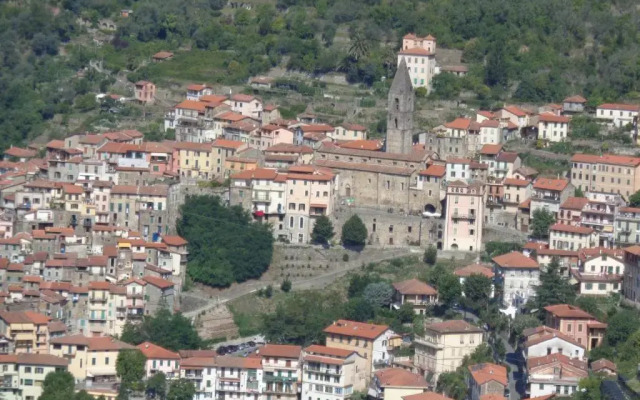 Panoramic Apartment with Balcony and Terrace