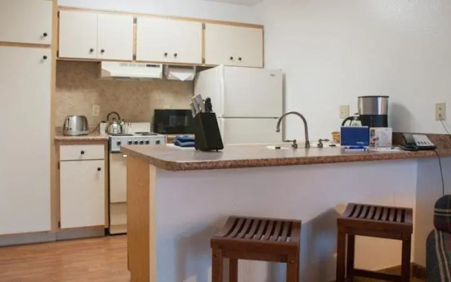 Sky Harbor Apartments