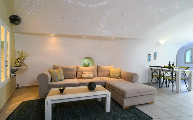 Suite Home Santorini