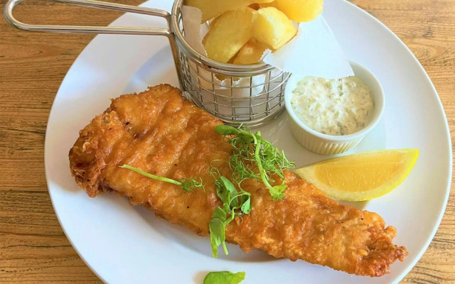 Tontine Hotel & Bar