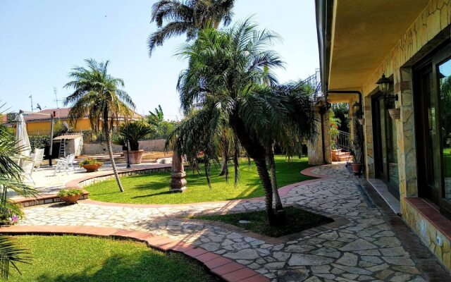 Apartment with 2 Bedrooms in Lago, with Wonderful Mountain View, Pool Access, Enclosed Garden - 400 M From the Beach