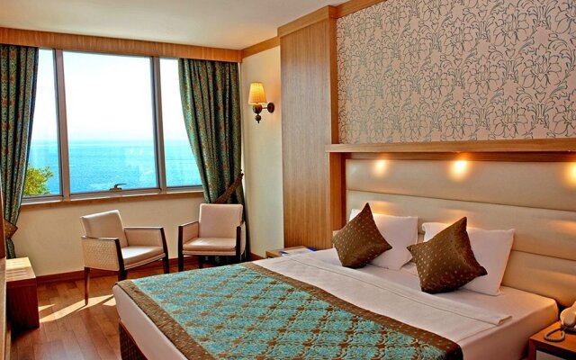 Oz Hotels Antalya Resort & Spa