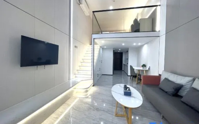 Yijia Apartment (Jiangmen East Station Jianghai Wanda)