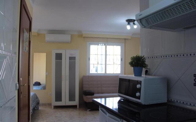 Nice and New Studio with balcony close to the city