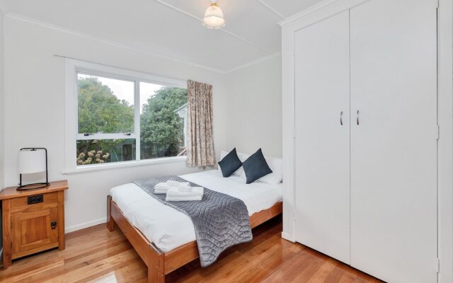 3 Bedroom In Onehunga w Parking - Wifi - Netflix