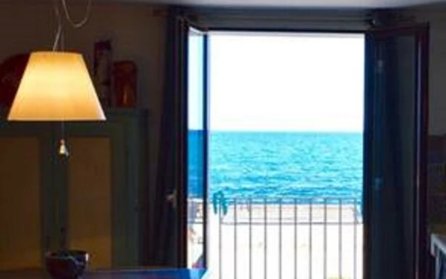 Mermaid Apartment the Window on the sea
