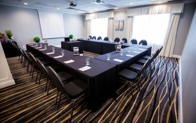 Cambridge Hotel and Conference Centre