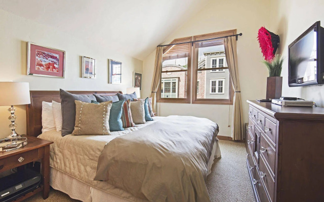 Lift Lodge Condo