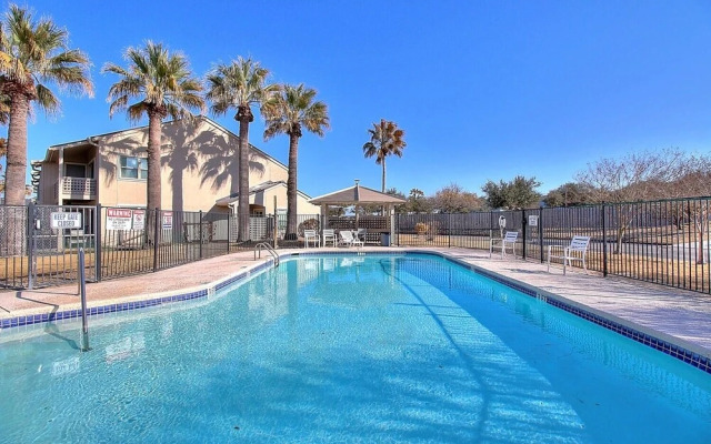 Bayhouse Condo 3 Bedroom Condo by Redawning
