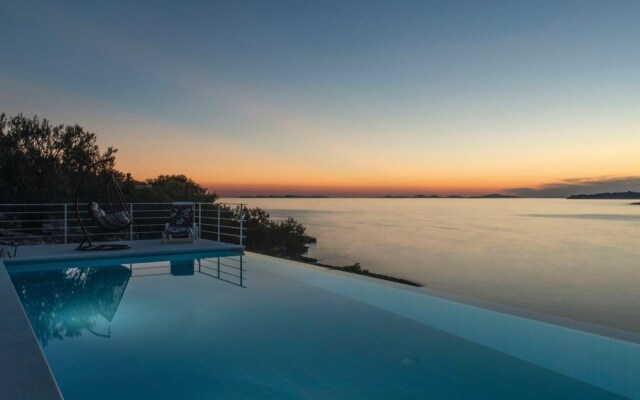 Beautiful Home in Primosten With Wifi and 6 Bedrooms