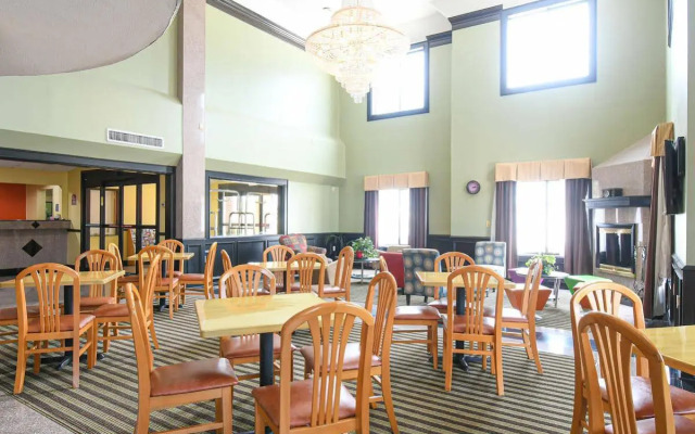 OYO Townhouse Houston Brookhollow