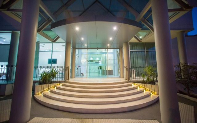 Sfera's Park Suites & Convention Centre