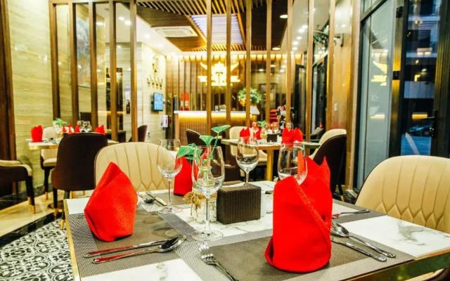 Top One Halong Hotel