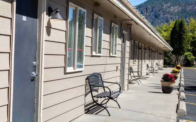 Chewelah Motel and RV Park
