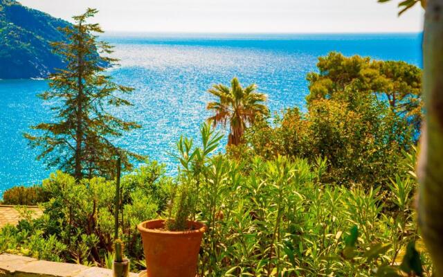 MARLA House Sea View