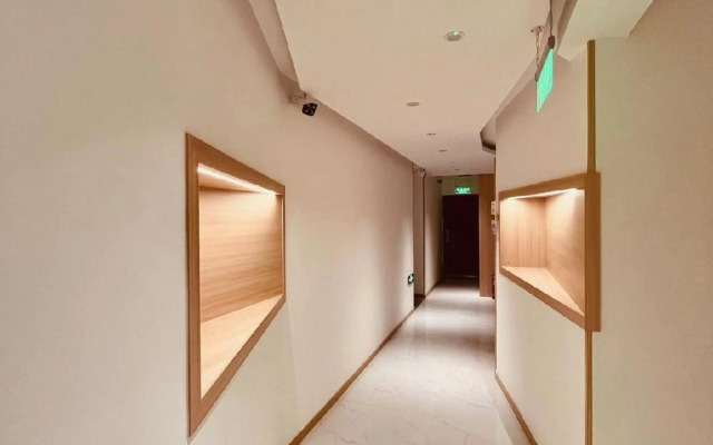 Ale Recluse Art Villa Hotel