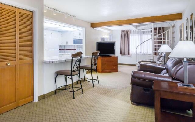 Ramada by Wyndham Ely