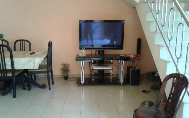 Randi Homestay