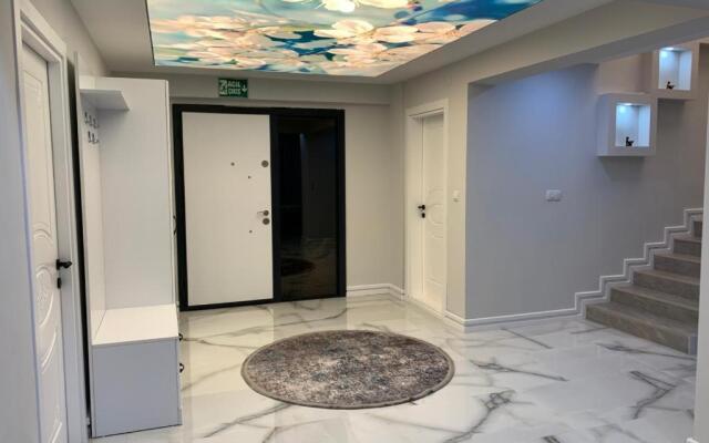 Villa Vadi-Isıtmalı havuzlu-Şömineli-Kış bahçeli-Tamamen Müstakil