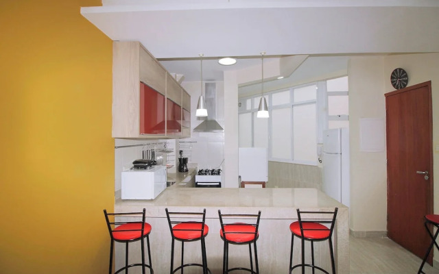 Conforto e Estilo em Copacabana D056