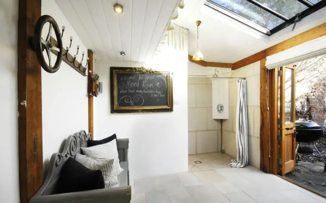 Dolls House - Luxury Townhouse - From 400 Per Night
