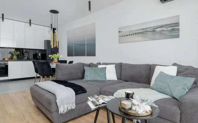 Apartment Overlooking the River, Pool, Dziwnow