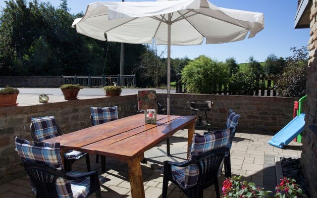 Serene Apartment near Lake in Halenfeld