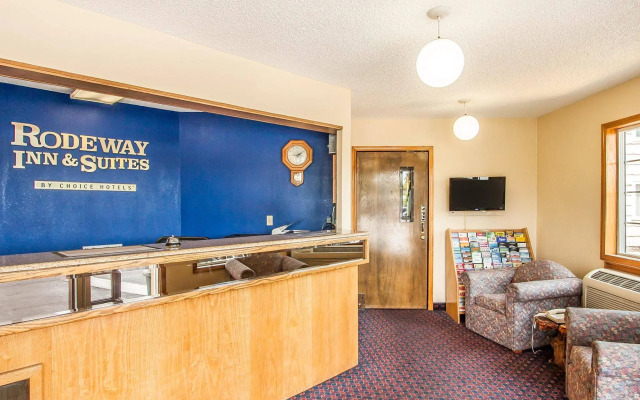 Rodeway Inn & Suites Hwy 217 & 26 W