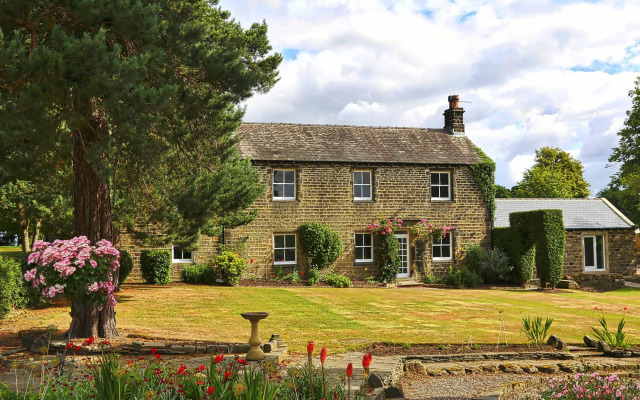 Woodsome Hall Golf Club Cottage on the Course