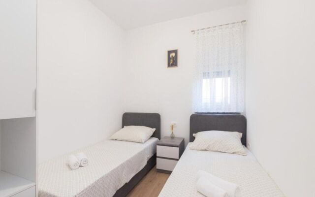 Mihael Holiday House