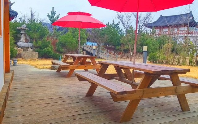 Chowoo Guesthouse