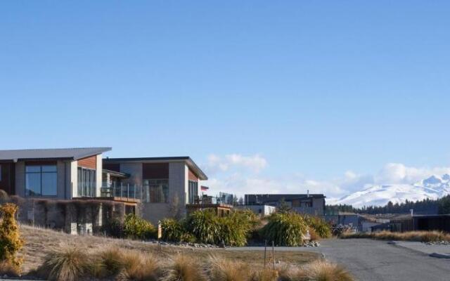 Hillcrest Lodge A