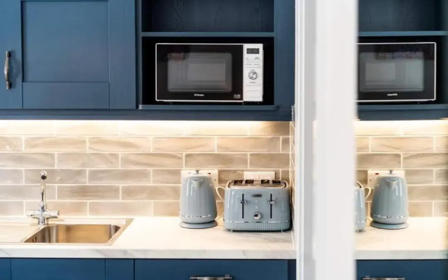 Bridge Inn Studio Apartments