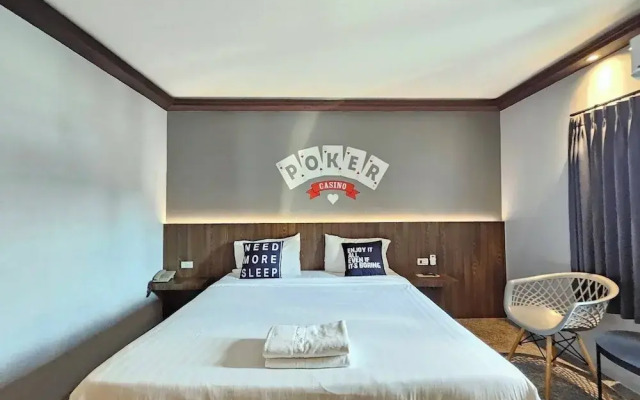 Paramount Palace Hotel Dannok