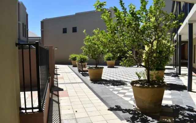 Fantastic 1 Bedroom Apartment Near Kings Park & The City