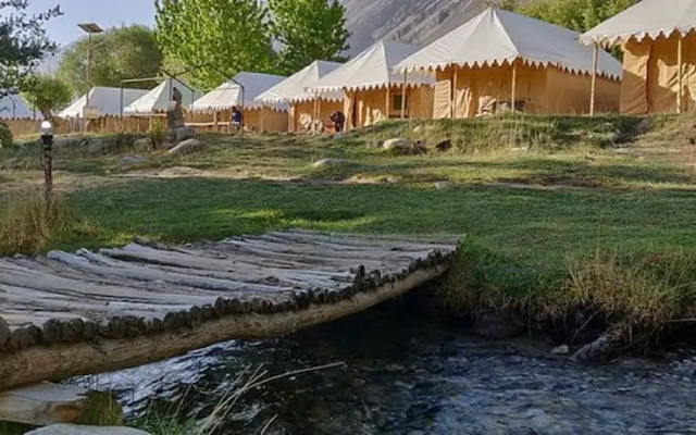 Royal Deluxe Camp