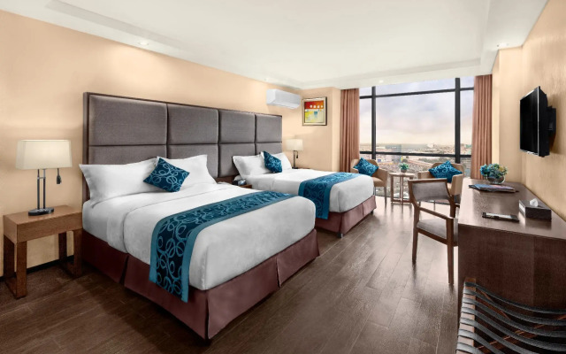 Golden Phoenix Hotel - Manila