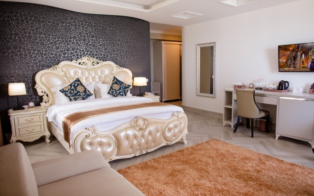Grand Blue FAFA Resort & Spa