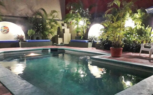 Hotel Solimar Inn Suites