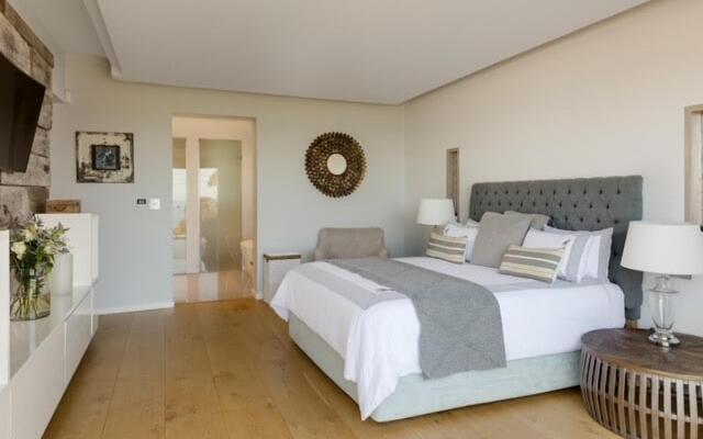Element House - Contemporary and Upmarket Villa