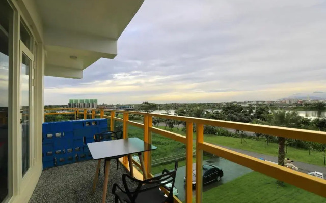 The Riverview Retreats