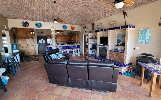 Campbell s House 2nd row Wifi Las Conchas