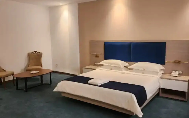 Al Bayt Hotel
