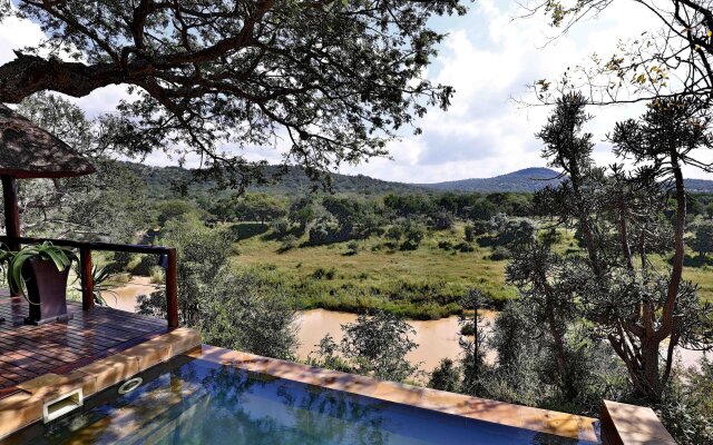 Amakhosi Safari Lodge and SPA