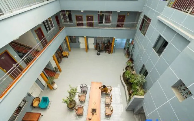 Yinlilai Business Hotel (Tianquan Hospital of Traditional Chinese Medicine Branch)