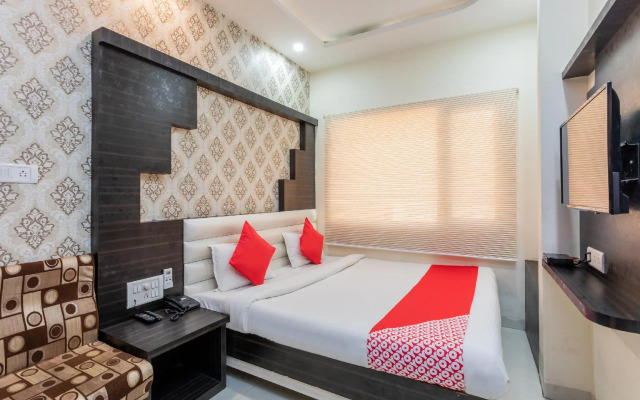 OYO 12128 Hotel Sajan Palace