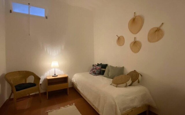Charming 5-bed House in Granja