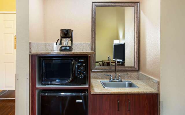 La Quinta Inn & Suites by Wyndham Albuquerque Midtown